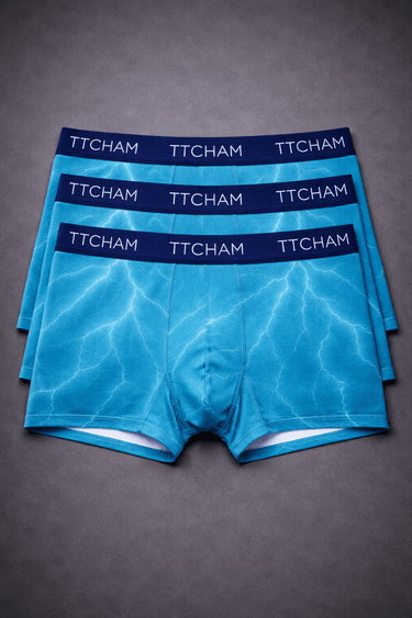 Drei Marine-Boxershorts mit Blitz-Print von TTCHAM, Herren Unterwäsche mit Muster im 3er-Pack, bequem und stylisch.