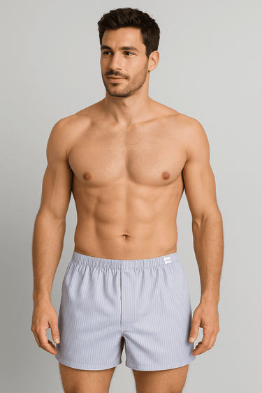 TTCHAM Home Shorts in Hellblau mit Nadelstreifen - Vorderansicht - TTCHAM
